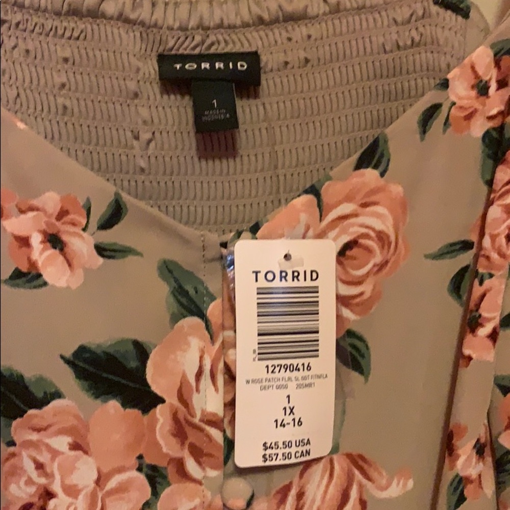 Torrid Spaghetti strap floral tap - Picture 2 of 5